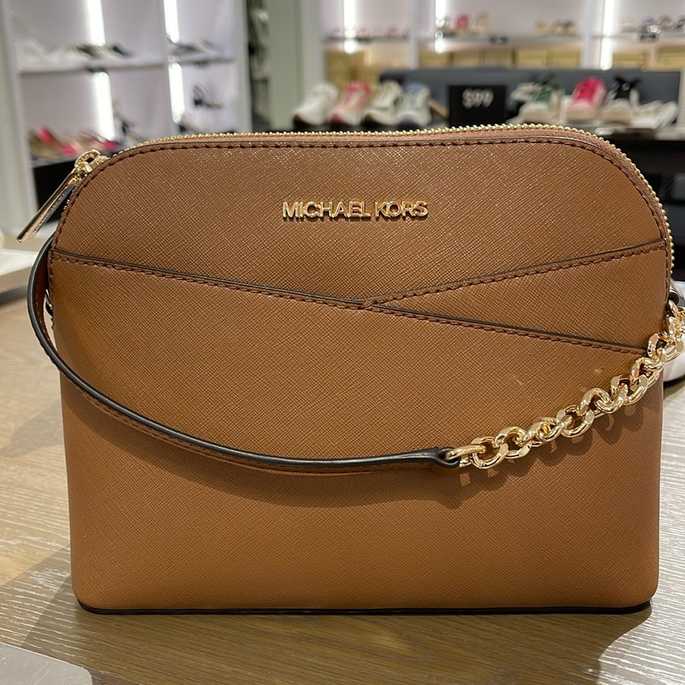 MICHAEL KORS 
Jet Set Travel Medium Dome Crossbody Bag XCROSS XBODY
Luggage 
NWT